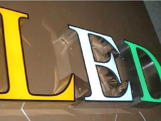 留坝介绍LED招牌的基础知识。